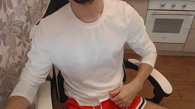 Snapshot of Mandarin4ks chatting on 01.12.26 Mandarin4ks online show from 01.12.26