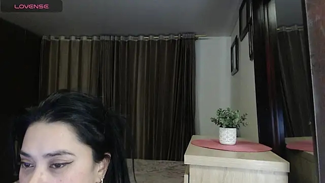 Snapshot of princesskelly chatting on 10.22.25 princesskelly online show from 10.22.25