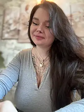 Snapshot of MommyDimitrescu_ chatting on 12.19.24 MommyDimitrescu online show from 12.19.24