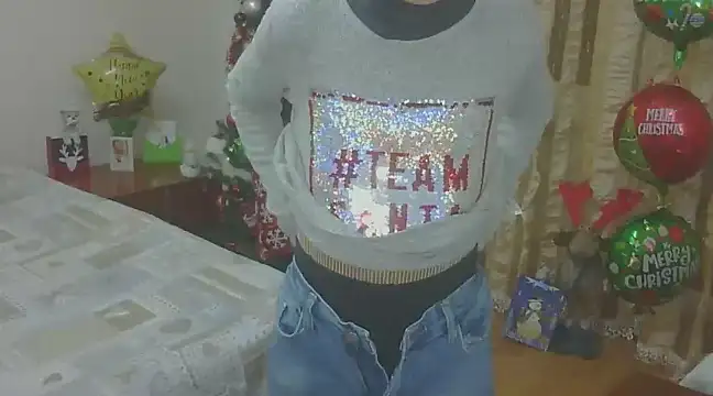 Snapshot of hotSANDRA_STARR chatting on 12.20.24 hotSANDRA STARR online show from 12.20.24