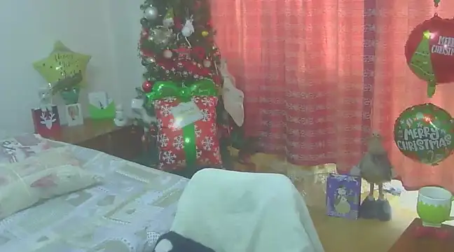 Snapshot of hotSANDRA_STARR chatting on 12.21.24 hotSANDRA STARR online show from 12.21.24