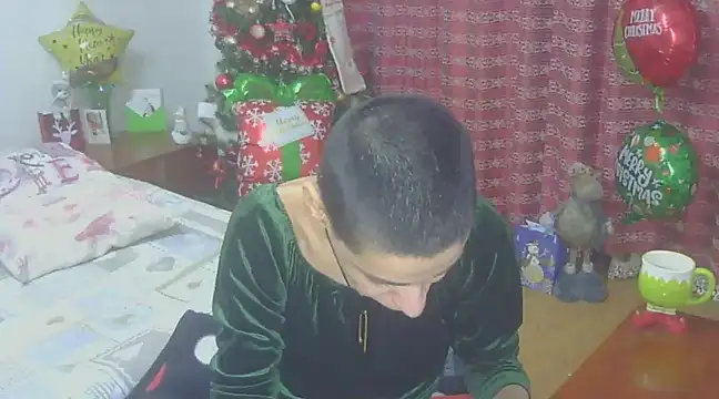 Snapshot of hotSANDRA_STARR chatting on 12.23.24 hotSANDRA STARR online show from 12.23.24