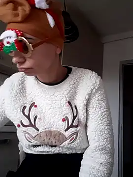 Snapshot of hotSANDRA_STARR chatting on 12.25.24 hotSANDRA STARR online show from 12.25.24