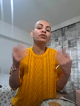 Snapshot of hotSANDRA_STARR chatting on 03.10.25 hotSANDRA STARR online show from 03.10.25