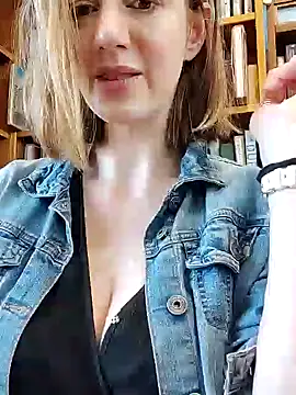 TopsyWilde online show from 02.10.25