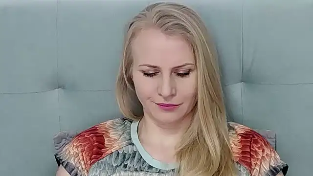 K  Adrienne online show from 03.02.25