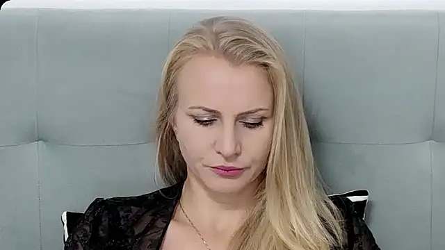 K  Adrienne online show from 09.18.25