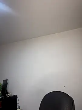 Snapshot of RsellAmb chatting on 12.19.25 RsellAmb online show from 12.19.25