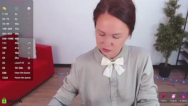 VickyGolden online show from 06.17.26