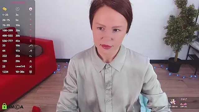Snapshot of VickyGolden chatting on 06.30.26 VickyGolden online show from 06.30.26