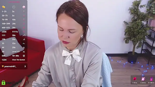 Snapshot of VickyGolden chatting on 07.25.26 VickyGolden online show from 07.25.26