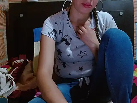 Snapshot of sweetzayori chatting on 01.15.25 sweetzayori online show from 01.15.25