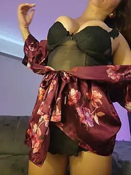 VickyHoult online show from 10.23.25