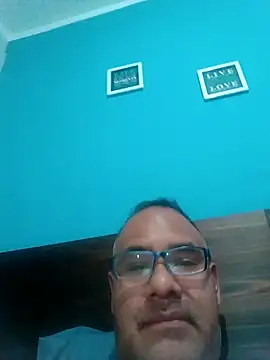 Snapshot of PhillDrake11 chatting on 11.28.25 PhillDrake11 online show from 11.28.25