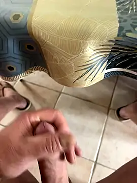 Snapshot of Loul41 chatting on 10.21.25 Loul41 online show from 10.21.25