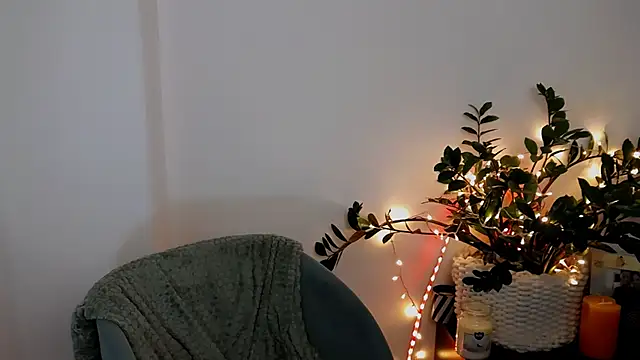 Xentthia online show from 02.08.25