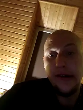 Snapshot of Untrhund23 chatting on 11.29.25 Untrhund23 online show from 11.29.25