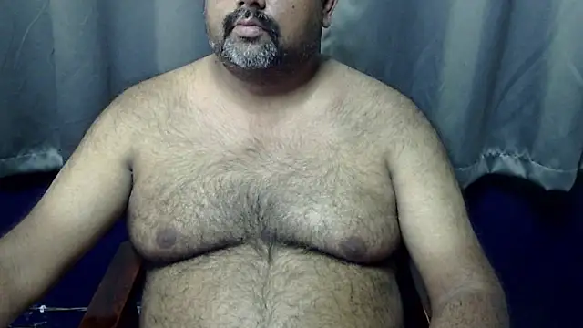 Snapshot of hairysubcub_70 chatting on 05.05.26 hairysubcub 70 online show from 05.05.26