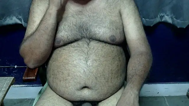 Snapshot of hairysubcub_70 chatting on 05.08.26 hairysubcub 70 online show from 05.08.26
