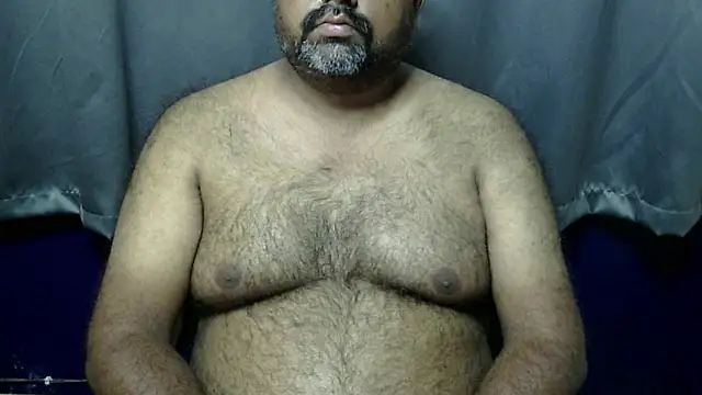 Snapshot of hairysubcub_70 chatting on 05.10.26 hairysubcub 70 online show from 05.10.26