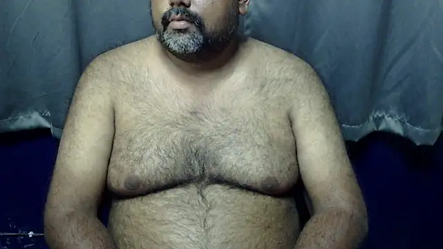 Snapshot of hairysubcub_70 chatting on 05.12.26 hairysubcub 70 online show from 05.12.26