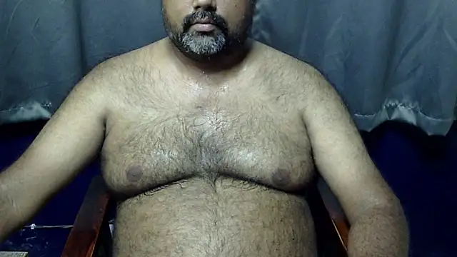 Snapshot of hairysubcub_70 chatting on 05.13.26 hairysubcub 70 online show from 05.13.26