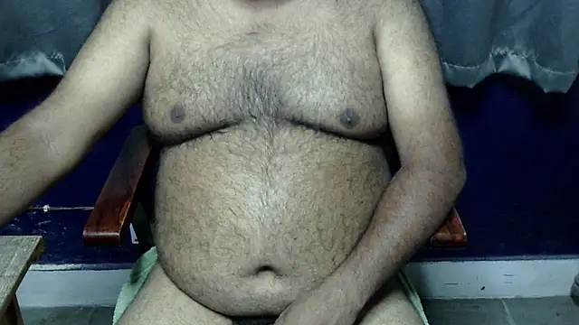 Snapshot of hairysubcub_70 chatting on 05.14.26 hairysubcub 70 online show from 05.14.26