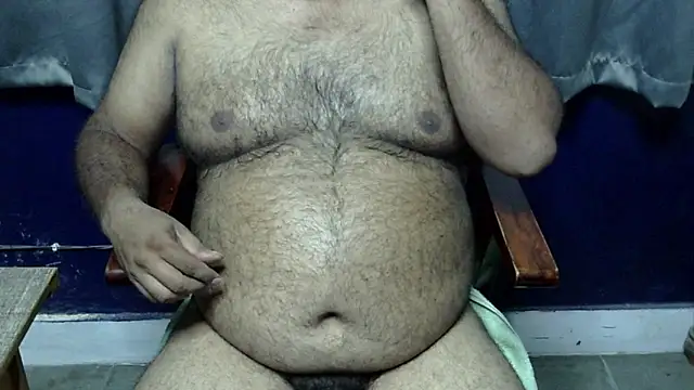 Snapshot of hairysubcub_70 chatting on 05.14.26 hairysubcub 70 online show from 05.14.26