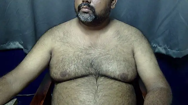 Snapshot of hairysubcub_70 chatting on 05.15.26 hairysubcub 70 online show from 05.15.26