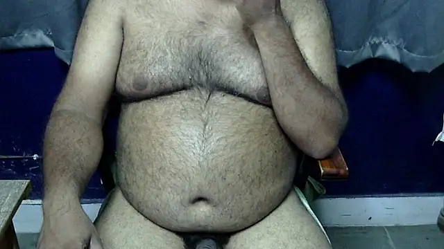 Snapshot of hairysubcub_70 chatting on 05.16.26 hairysubcub 70 online show from 05.16.26
