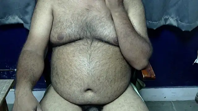 Snapshot of hairysubcub_70 chatting on 05.16.26 hairysubcub 70 online show from 05.16.26