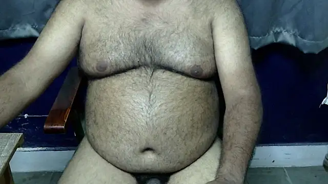 Snapshot of hairysubcub_70 chatting on 05.16.26 hairysubcub 70 online show from 05.16.26