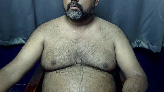 Snapshot of hairysubcub_70 chatting on 05.23.26 hairysubcub 70 online show from 05.23.26