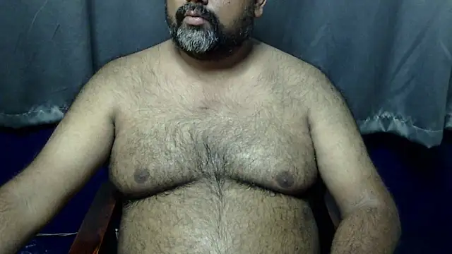 Snapshot of hairysubcub_70 chatting on 05.24.26 hairysubcub 70 online show from 05.24.26