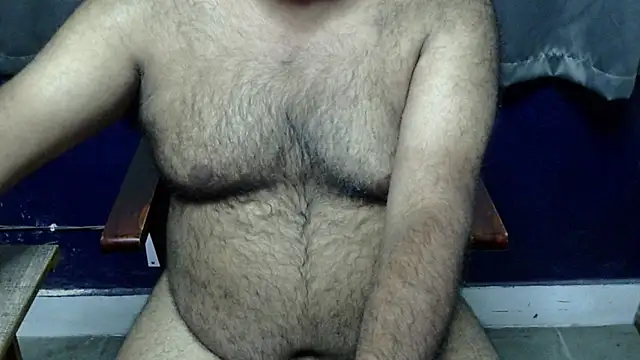 Snapshot of hairysubcub_70 chatting on 05.25.26 hairysubcub 70 online show from 05.25.26