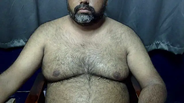 Snapshot of hairysubcub_70 chatting on 05.27.26 hairysubcub 70 online show from 05.27.26
