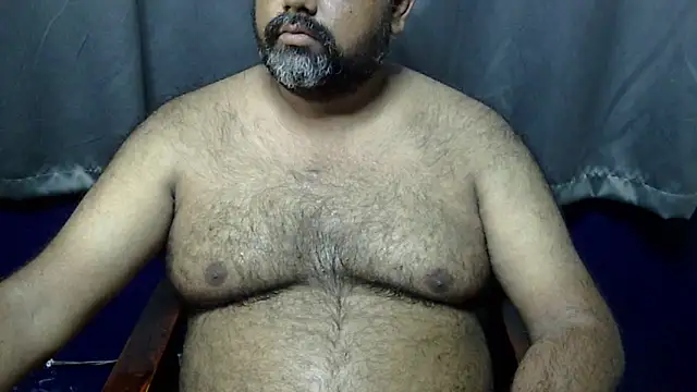 Snapshot of hairysubcub_70 chatting on 05.29.26 hairysubcub 70 online show from 05.29.26