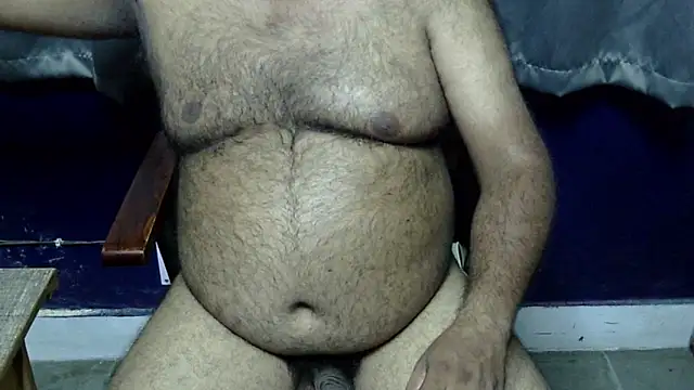 Snapshot of hairysubcub_70 chatting on 05.31.26 hairysubcub 70 online show from 05.31.26