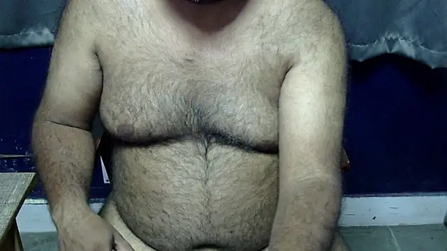 Snapshot of hairysubcub_70 chatting on 05.31.26 hairysubcub 70 online show from 05.31.26