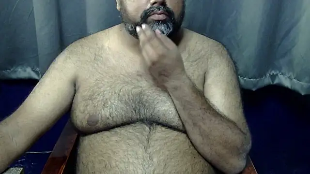 Snapshot of hairysubcub_70 chatting on 06.03.26 hairysubcub 70 online show from 06.03.26