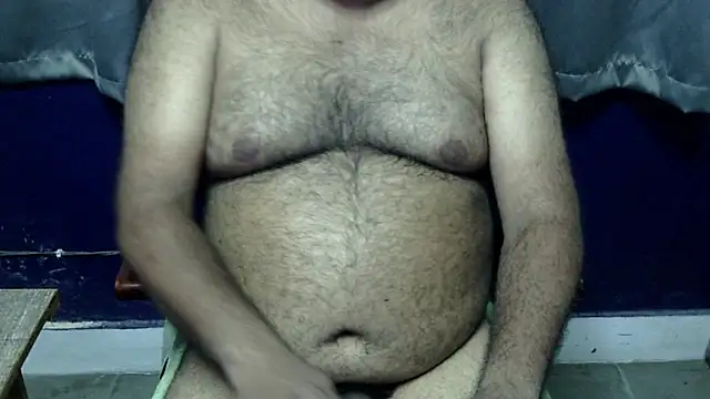 Snapshot of hairysubcub_70 chatting on 06.03.26 hairysubcub 70 online show from 06.03.26