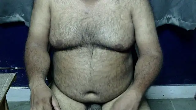 Snapshot of hairysubcub_70 chatting on 06.09.26 hairysubcub 70 online show from 06.09.26