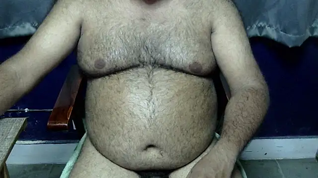 Snapshot of hairysubcub_70 chatting on 06.13.26 hairysubcub 70 online show from 06.13.26