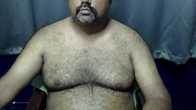 Snapshot of hairysubcub_70 chatting on 06.16.26 hairysubcub 70 online show from 06.16.26