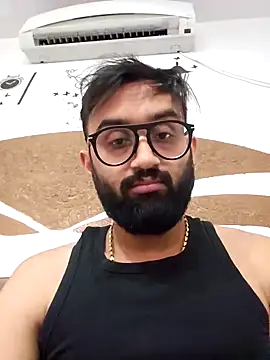 Snapshot of love4shownude chatting on 01.04.25 love4shownude online show from 01.04.25