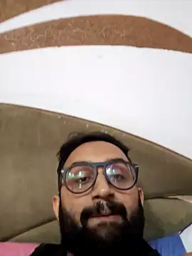 Snapshot of love4shownude chatting on 01.04.25 love4shownude online show from 01.04.25