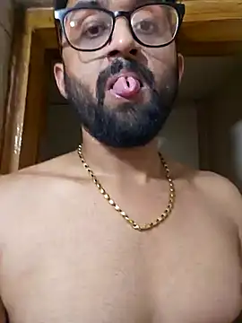 Snapshot of love4shownude chatting on 03.18.25 love4shownude online show from 03.18.25