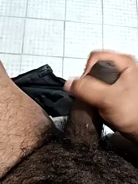 Snapshot of Gerardo31017 chatting on 11.17.25 Gerardo31017 online show from 11.17.25