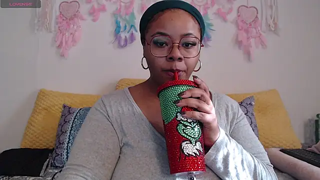 Snapshot of -khayaparker chatting on 12.21.24 -khayaparker online show from 12.21.24