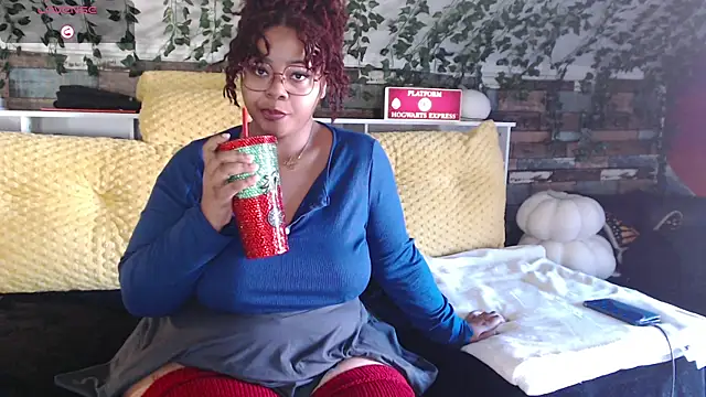 Snapshot of -khayaparker chatting on 01.07.25 -khayaparker online show from 01.07.25